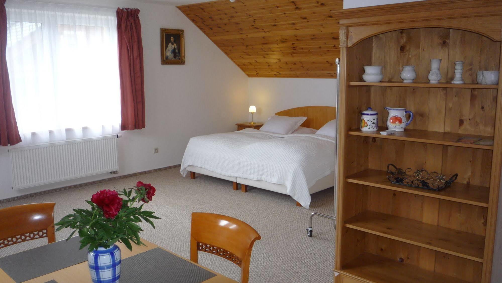 Apartmany Graf Chyne Exterior photo